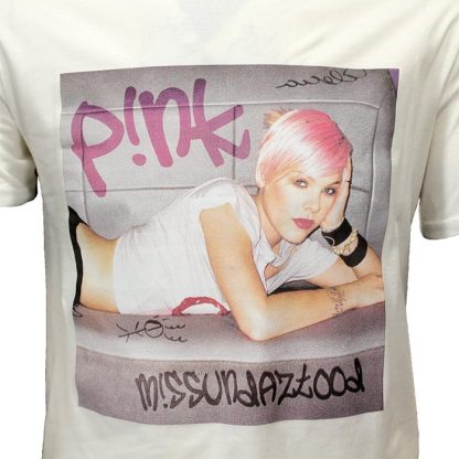 Band Merchandise Pink Missundaztood Album T-Shirt - Image 3